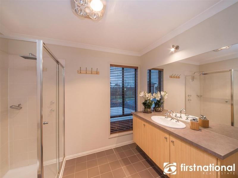 63 Loxley Boulevard, Narre Warren South VIC 3805