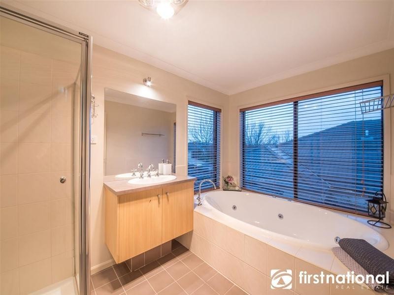 63 Loxley Boulevard, Narre Warren South VIC 3805