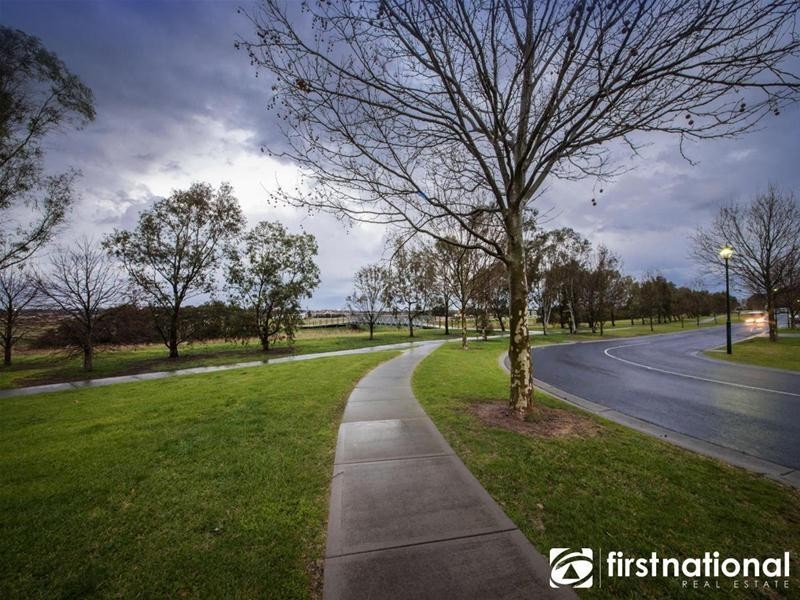 63 Loxley Boulevard, Narre Warren South VIC 3805