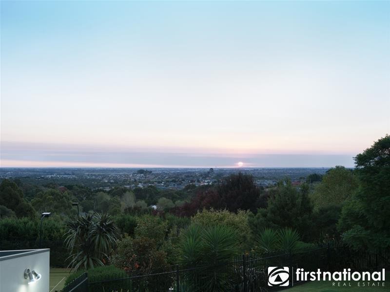 15 Caravelle Court, Berwick VIC 3806