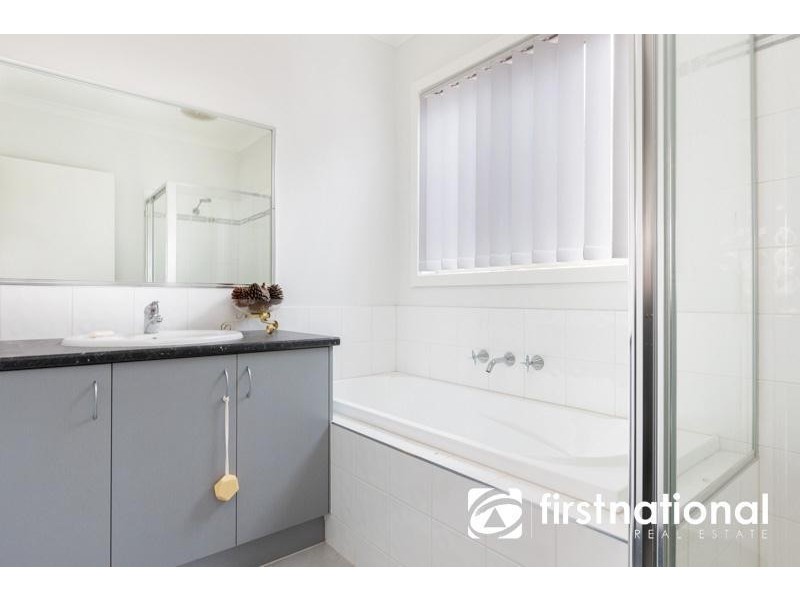 6/137 Ahern Road, Pakenham VIC 3810