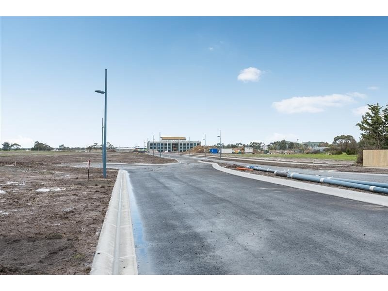 26 Station Street, Officer VIC 3809