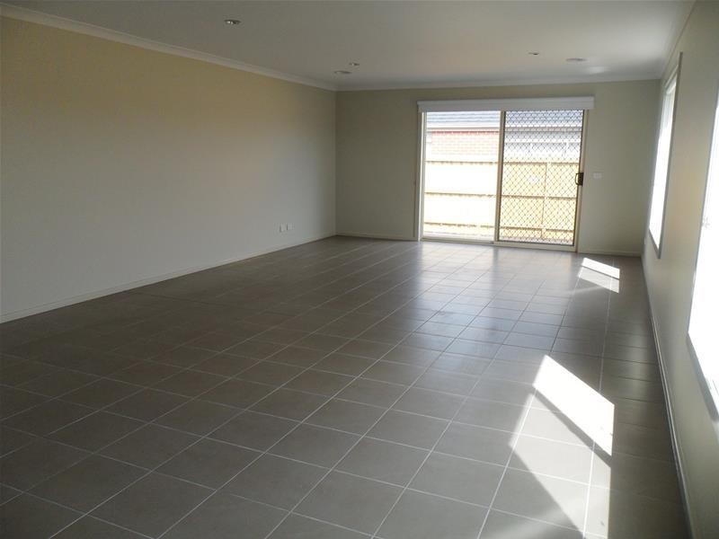 6 Turnbridge Road, Officer VIC 3809