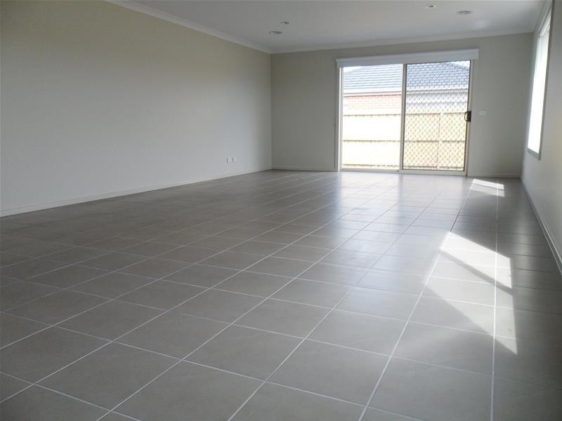 6 Turnbridge Road, Officer VIC 3809