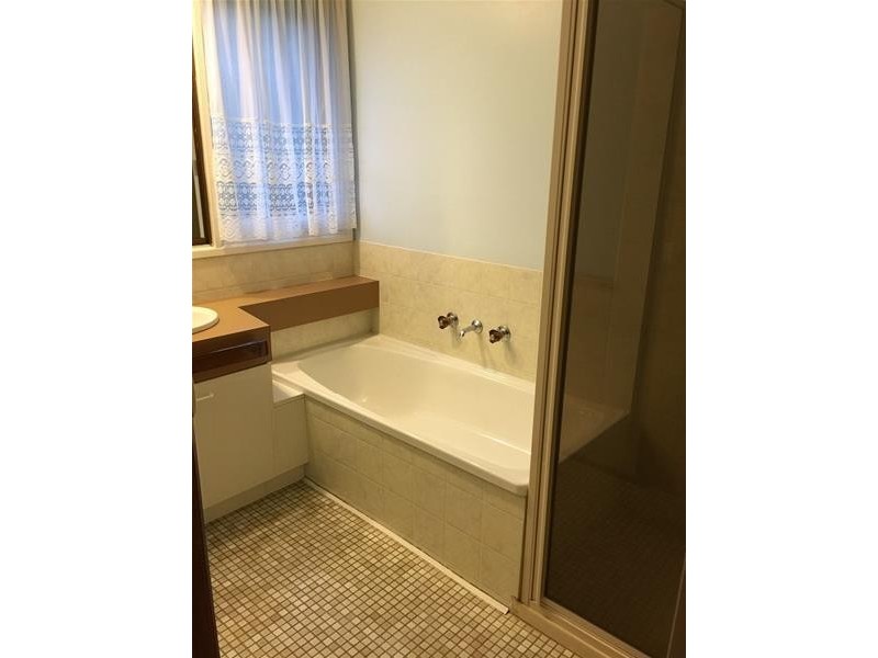 21 Evan Street, Berwick VIC 3806