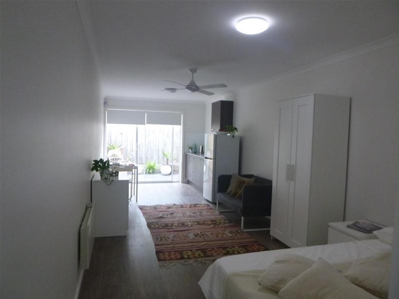 4/4 Cranbourne Drive, Cranbourne VIC 3977