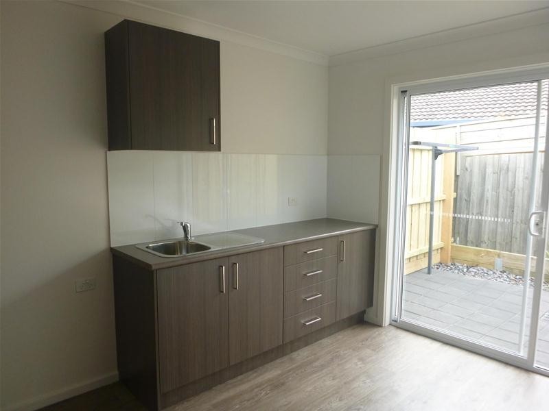 4/4 Cranbourne Drive, Cranbourne VIC 3977