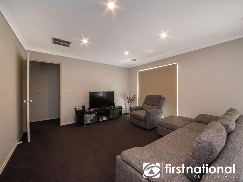 17 Goulburn Street, Cranbourne East VIC 3977