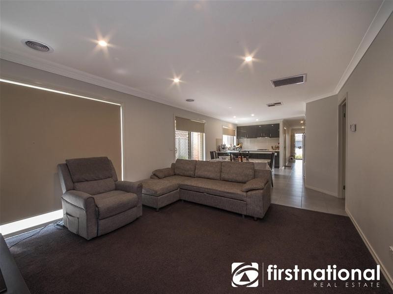 17 Goulburn Street, Cranbourne East VIC 3977