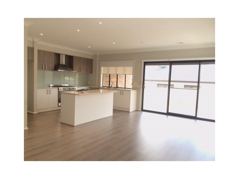 3 Leon Way, Pakenham VIC 3810