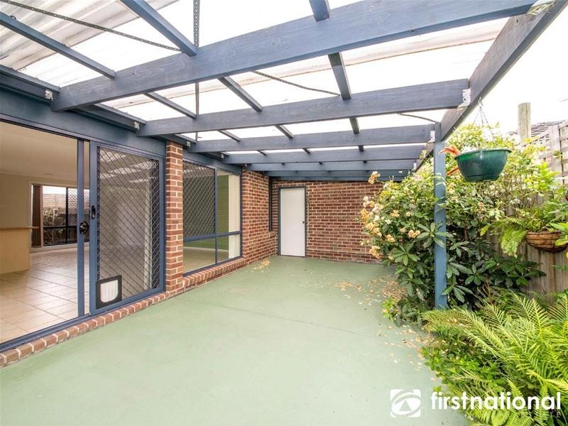 2/35 Henry Street, Pakenham VIC 3810