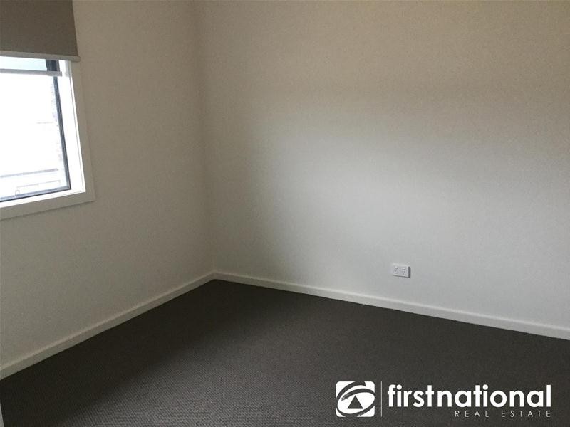 8 Kiama Street, Officer VIC 3809