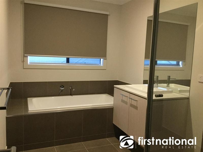 8 Kiama Street, Officer VIC 3809