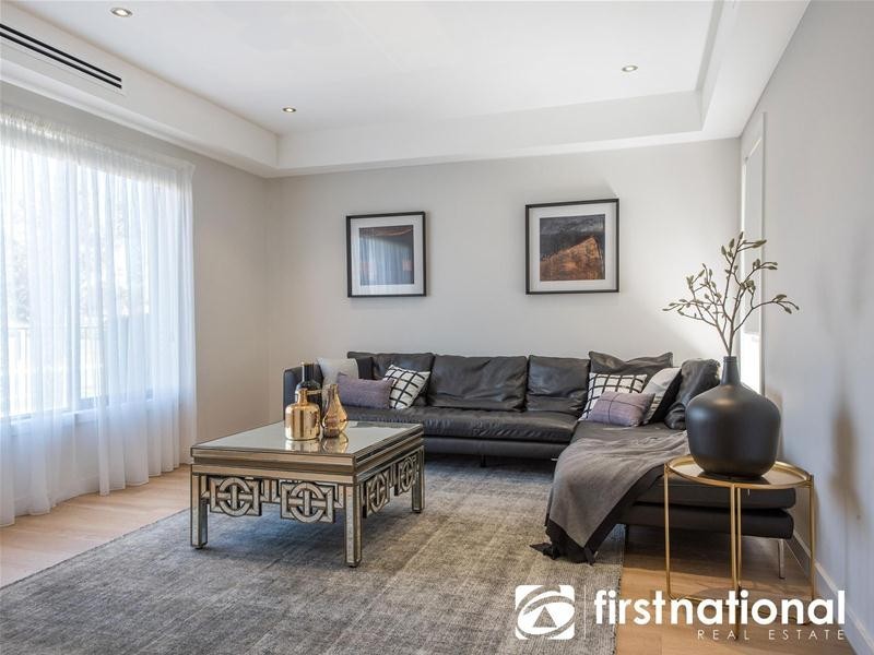 8 Araluen Rise, Narre Warren VIC 3805