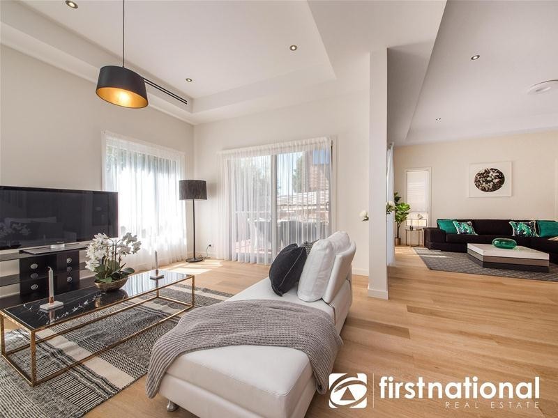 8 Araluen Rise, Narre Warren VIC 3805