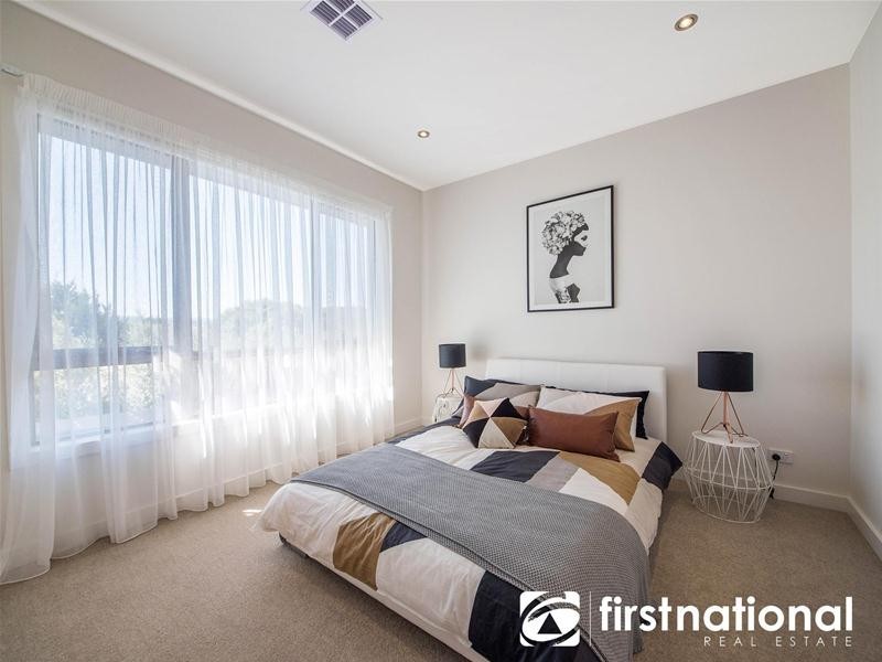 8 Araluen Rise, Narre Warren VIC 3805