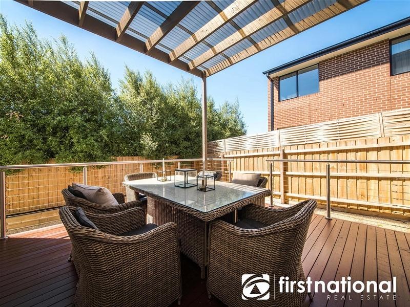 8 Araluen Rise, Narre Warren VIC 3805