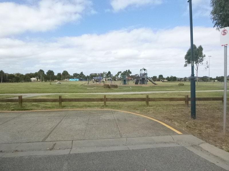 10 Wallingford Place, Narre Warren South VIC 3805