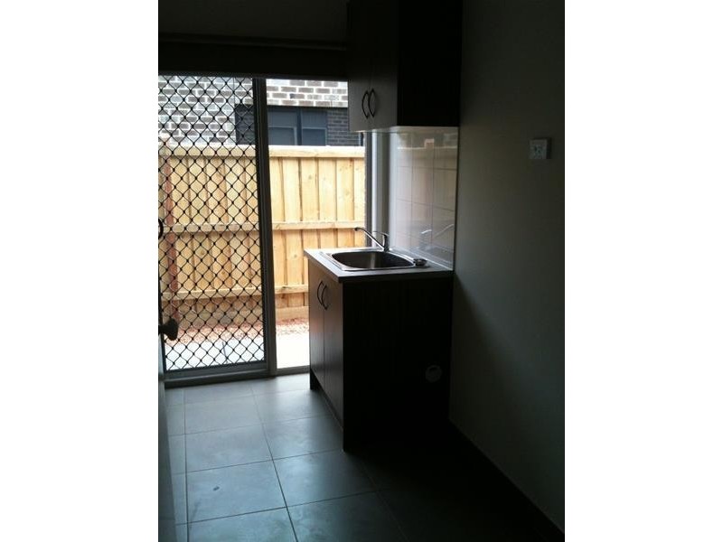 16 Denton Drive, Officer VIC 3809