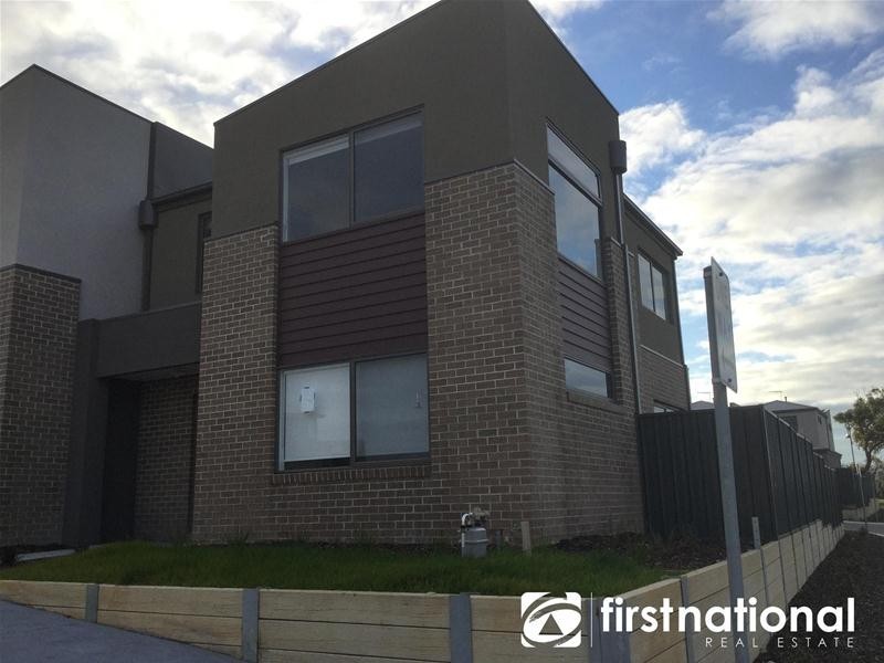 40/23 Atlantic Drive, Pakenham VIC 3810