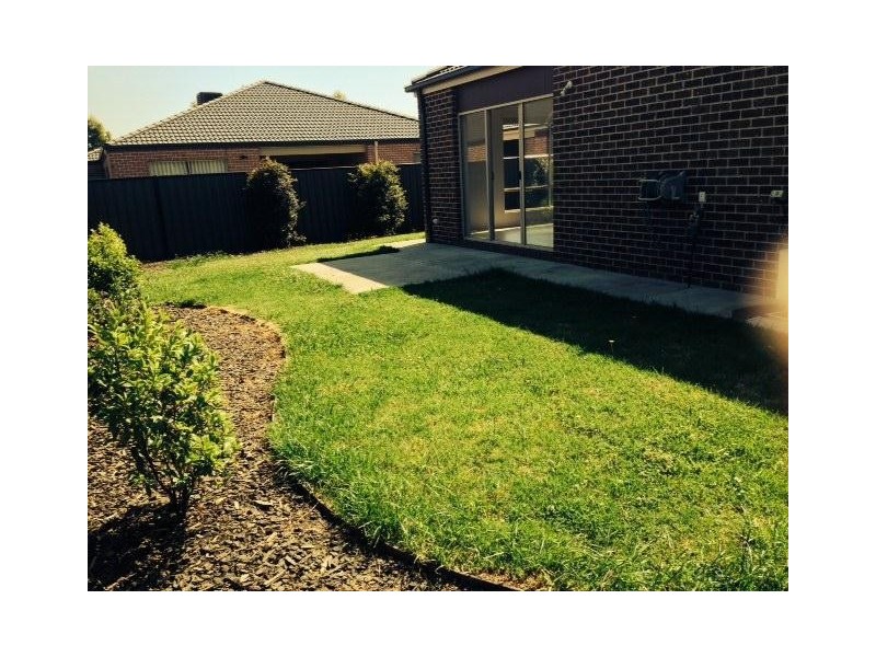 74 Selandra Boulevard, Clyde North VIC 3978