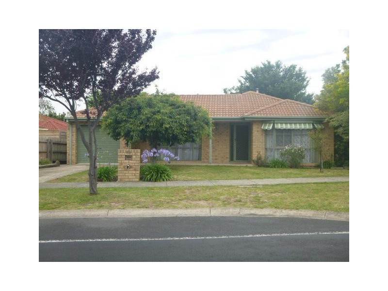 53 Bellevue Drive, Berwick VIC 3806