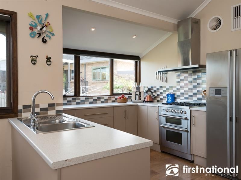 23 Outlook Drive, Berwick VIC 3806