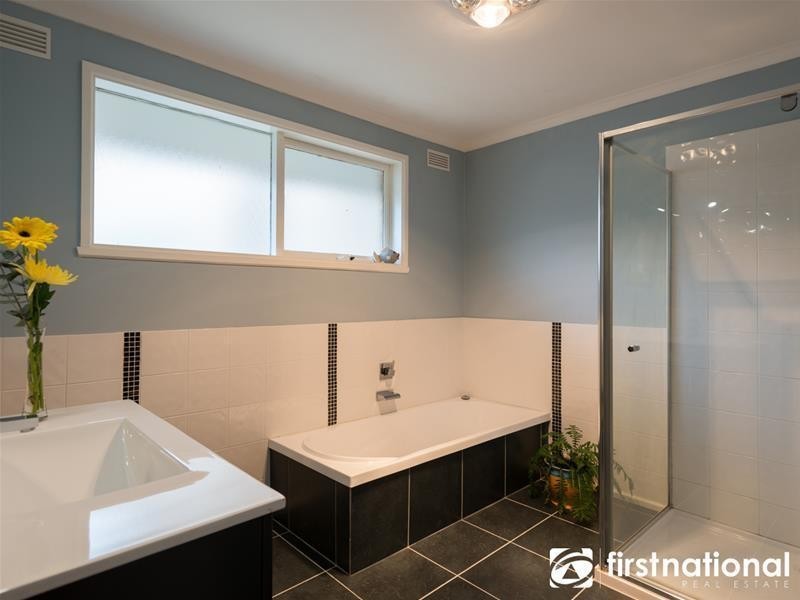 23 Outlook Drive, Berwick VIC 3806