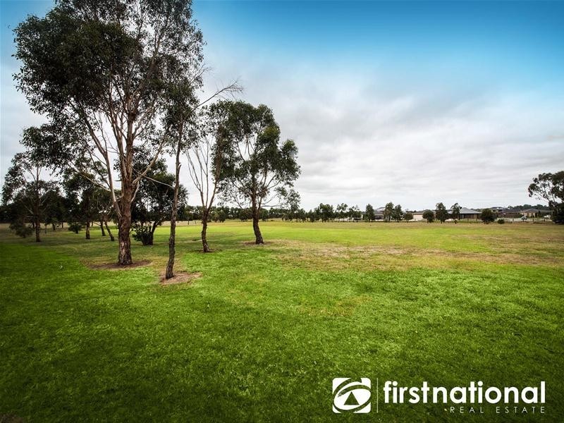1/2 Redgum Place, Narre Warren VIC 3805