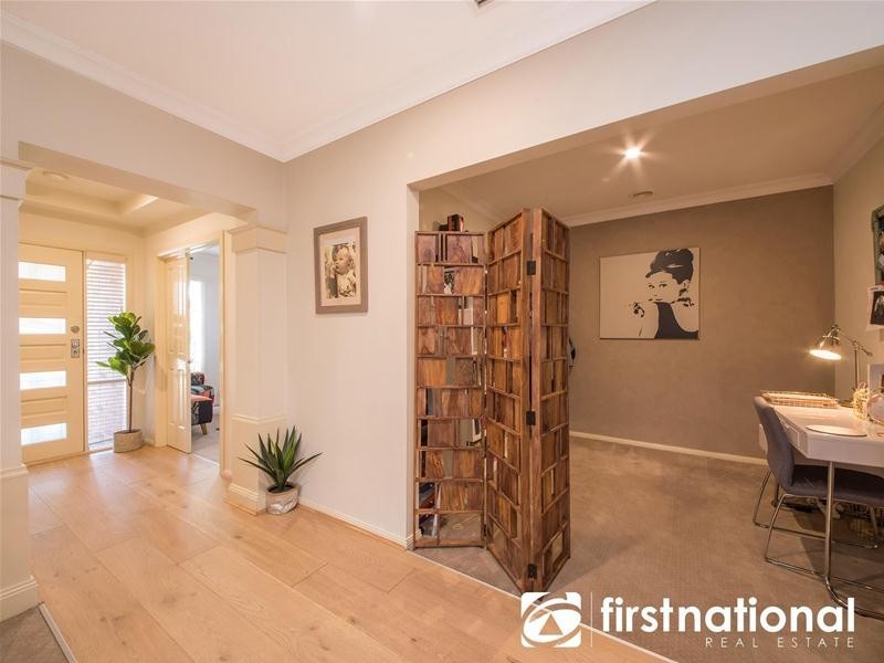 21 McCubbin Way, Berwick VIC 3806