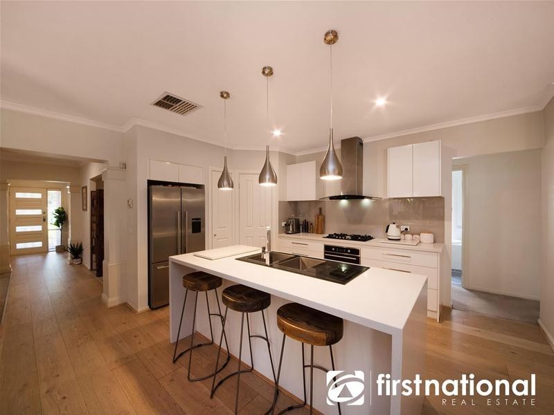 21 McCubbin Way, Berwick VIC 3806