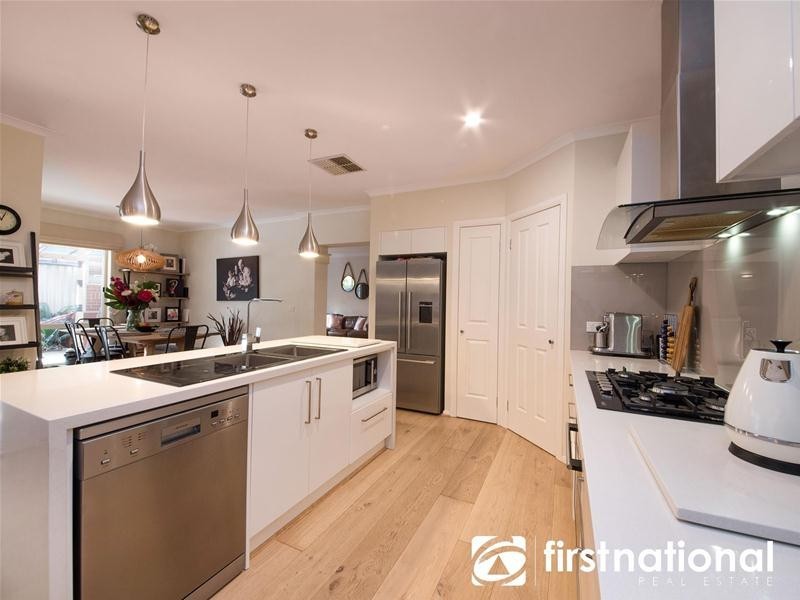 21 McCubbin Way, Berwick VIC 3806