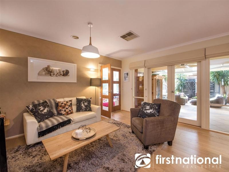 21 McCubbin Way, Berwick VIC 3806