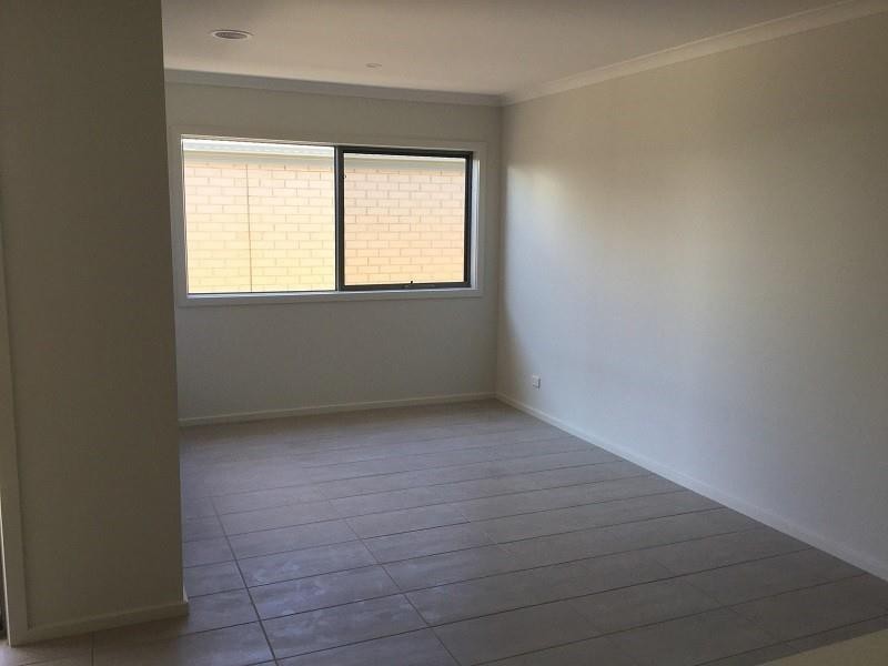 253 Pink Hill Boulevard, Officer VIC 3809