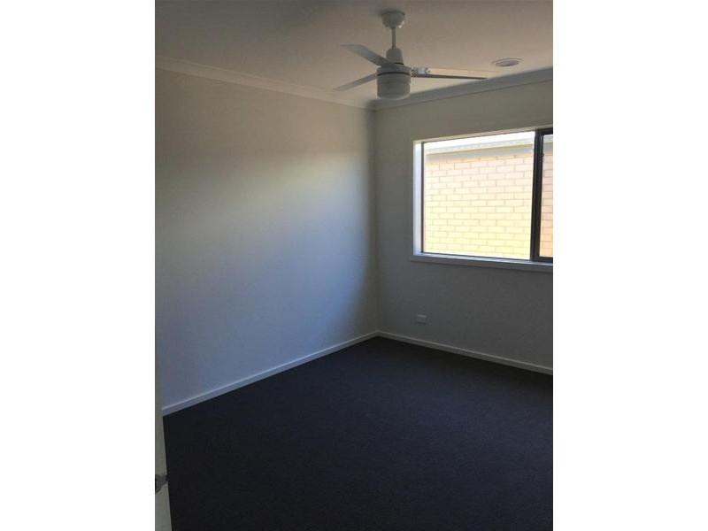 253 Pink Hill Boulevard, Officer VIC 3809