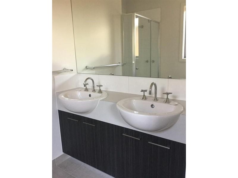 253 Pink Hill Boulevard, Officer VIC 3809