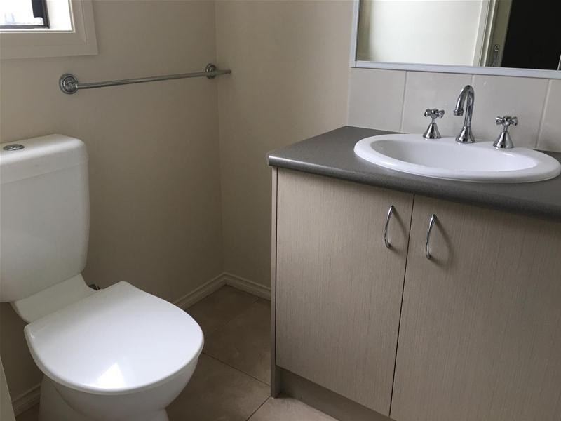 1 Doonie Way, Pakenham VIC 3810