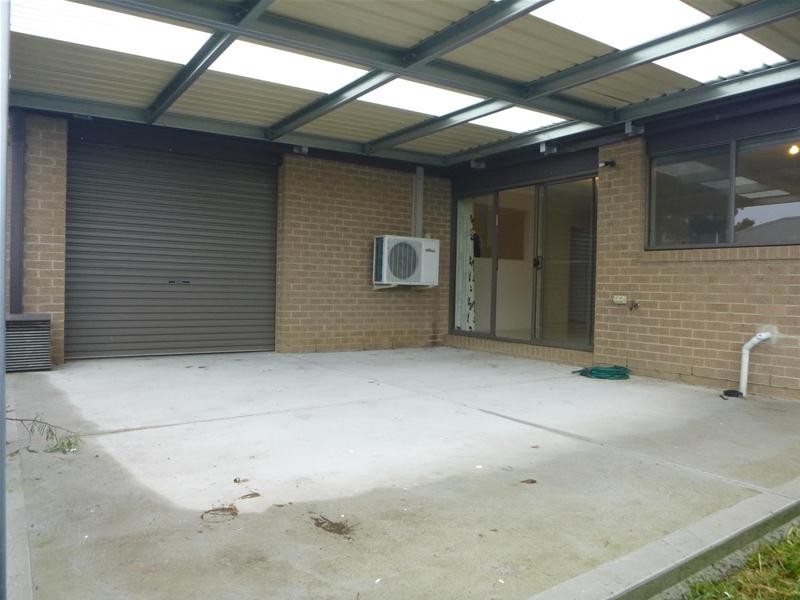 1 Doonie Way, Pakenham VIC 3810