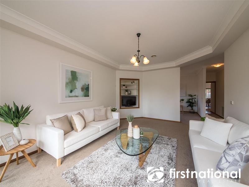 38 Stockmans Circuit, Pakenham VIC 3810