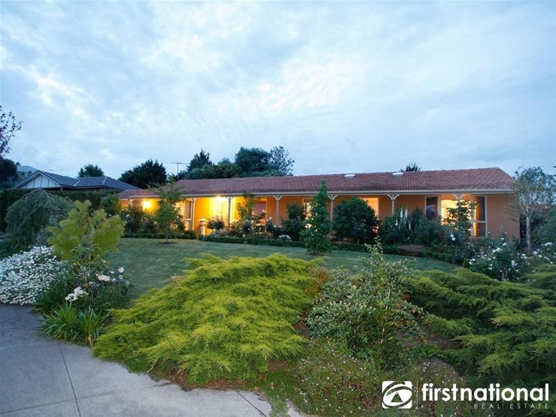 50 Edrington Park Drive, Berwick VIC 3806