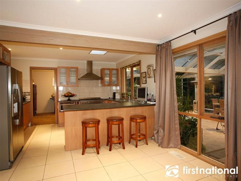 50 Edrington Park Drive, Berwick VIC 3806