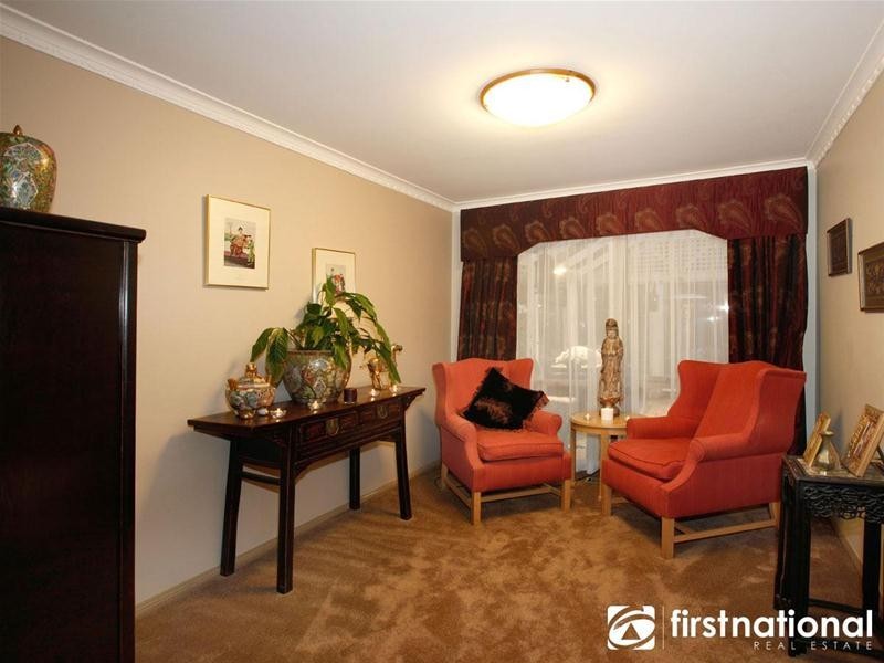 50 Edrington Park Drive, Berwick VIC 3806