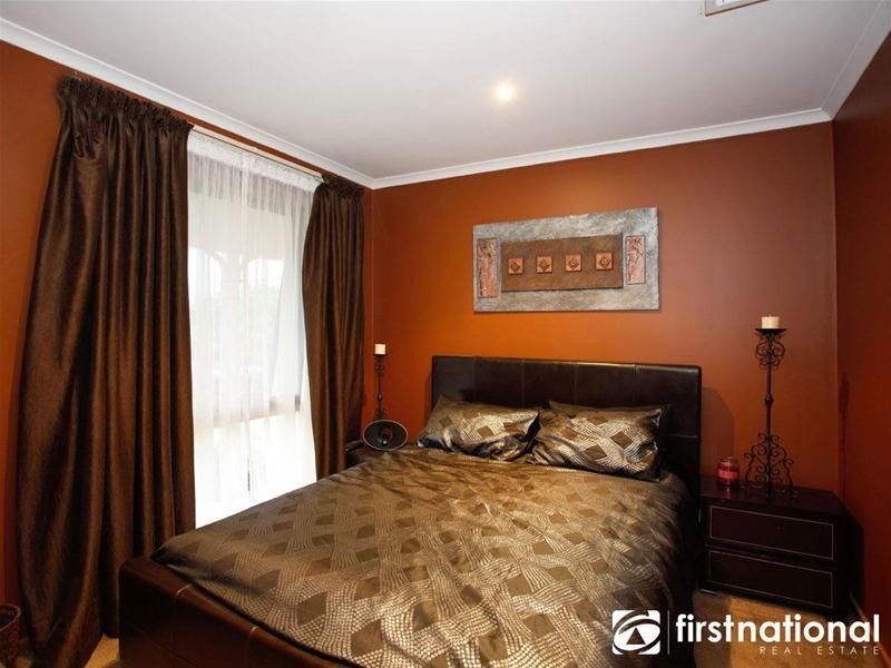 50 Edrington Park Drive, Berwick VIC 3806