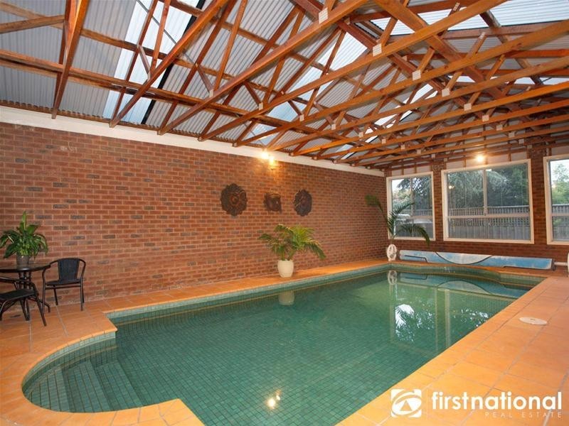 50 Edrington Park Drive, Berwick VIC 3806