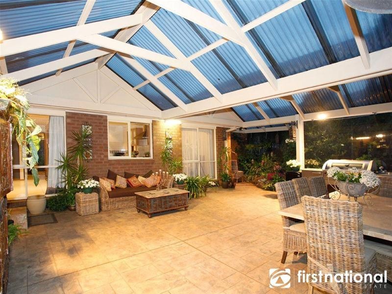 50 Edrington Park Drive, Berwick VIC 3806