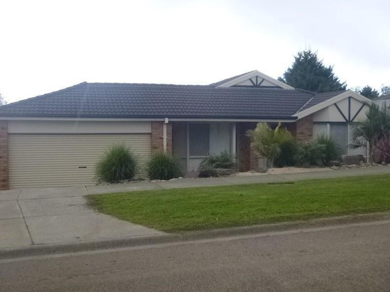 25 Innes Court, Berwick VIC 3806