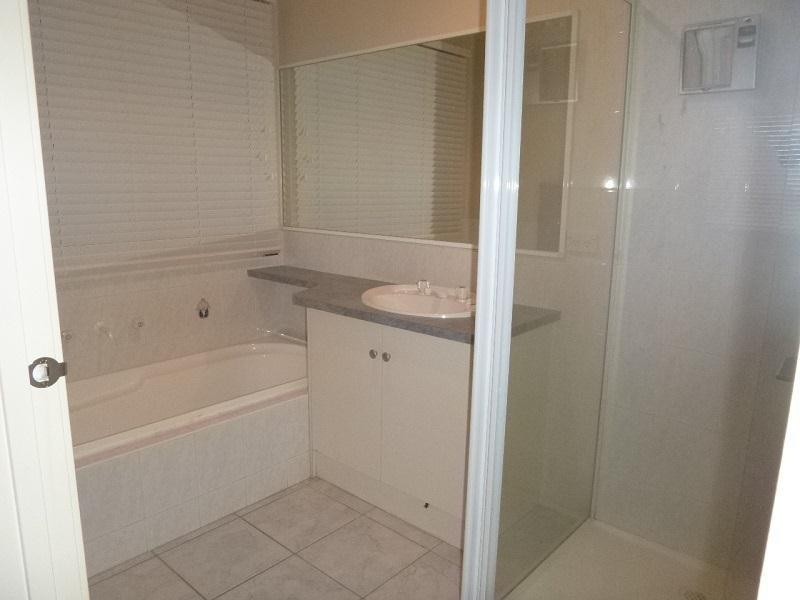 25 Innes Court, Berwick VIC 3806