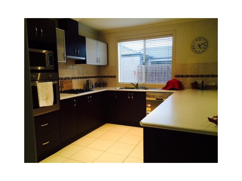 6 Carabott Place, Berwick VIC 3806