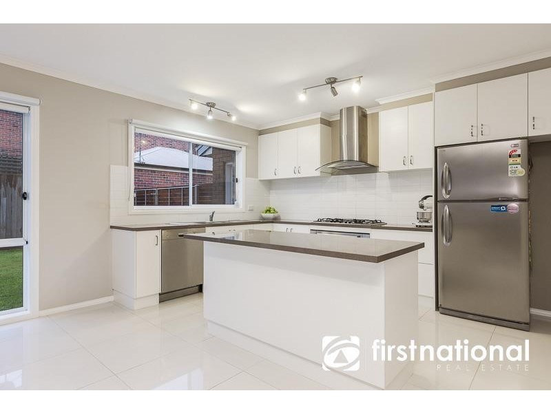 15 Eddie Barron Terrace, Pakenham VIC 3810