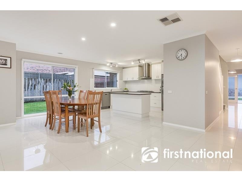 15 Eddie Barron Terrace, Pakenham VIC 3810